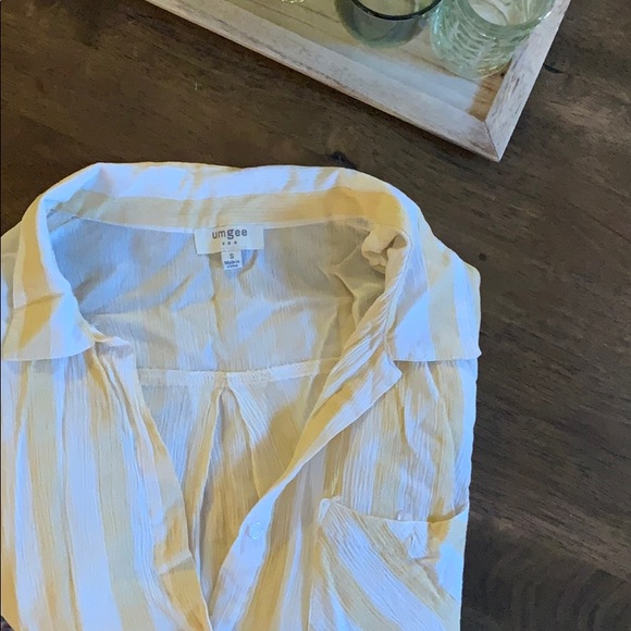 Umgee Yellow & White Button Down - Picture 1 of 6